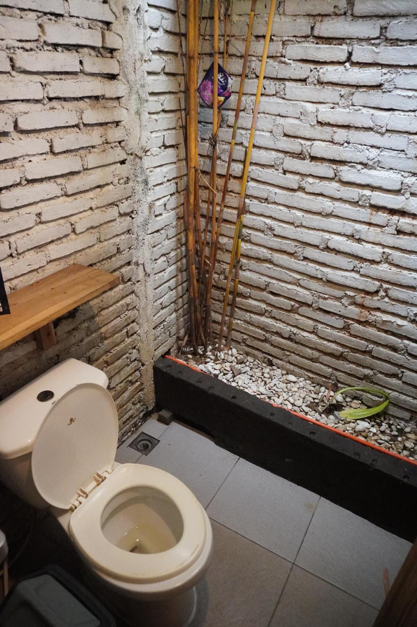 Indonesia Backpacker Hostels Kuta  Exterior foto