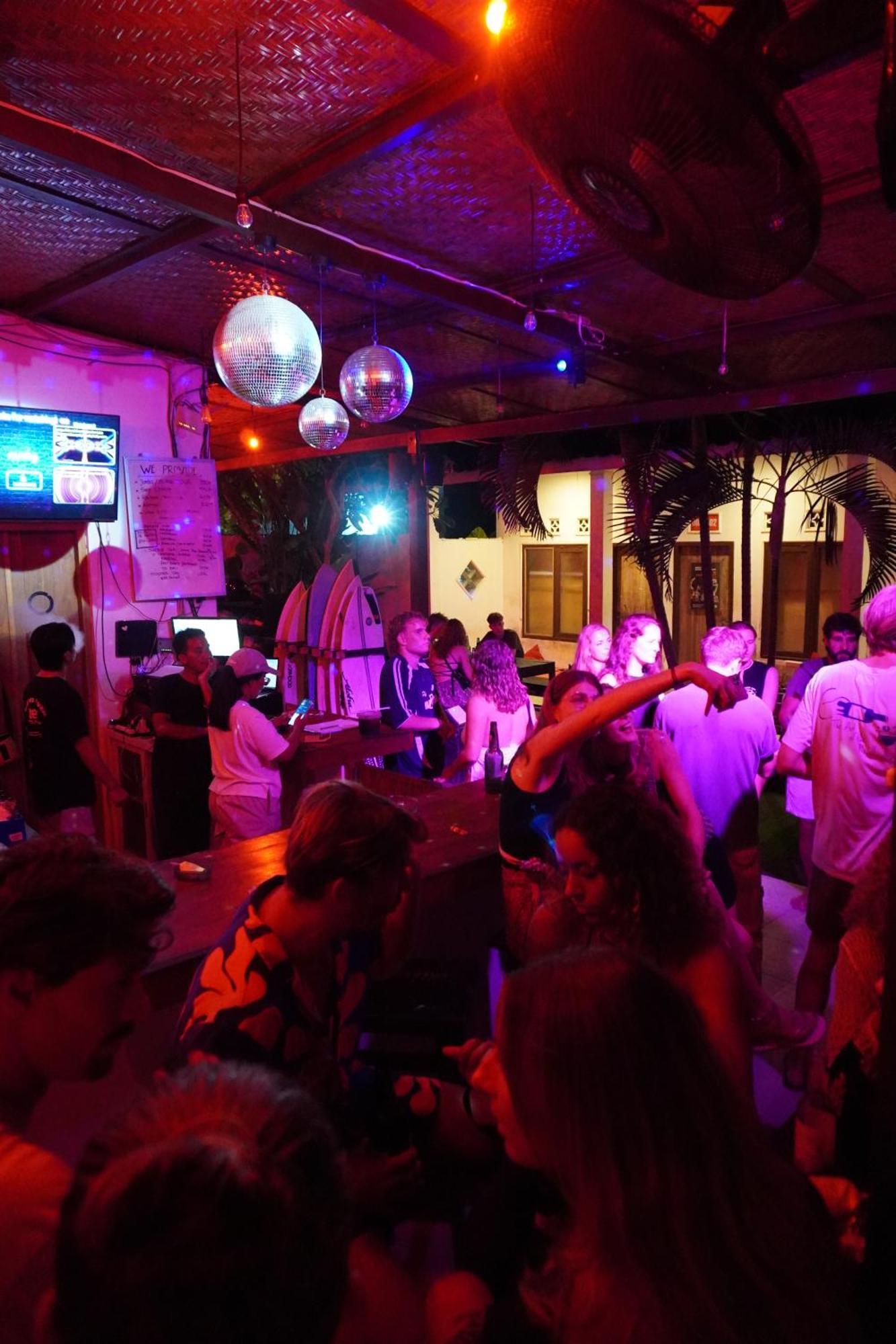 Indonesia Backpacker Hostels Kuta  Exterior foto